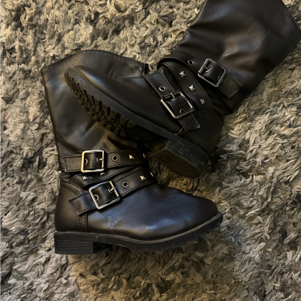 Brown girls Boots